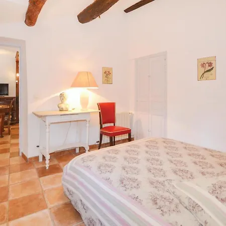 2 Bedroom In Les Salles-du-gardon *