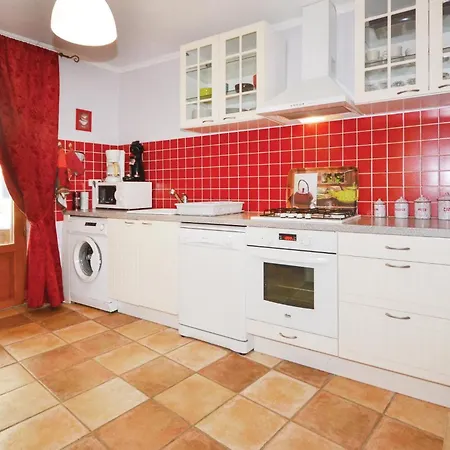 2 Bedroom In Les Salles-du-gardon *